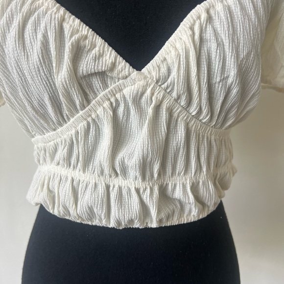 NWOT White Puff Sleeve Crop Top - Picture 3 of 7